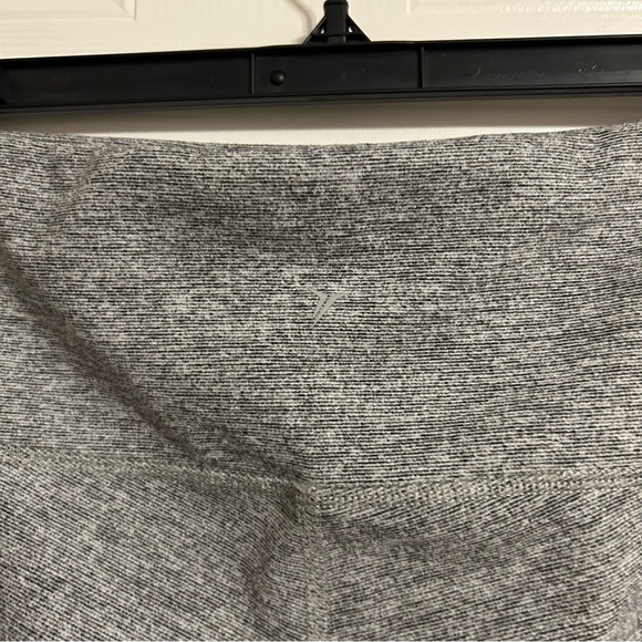 Old Navy Active capri leggings - Picture 3 of 5
